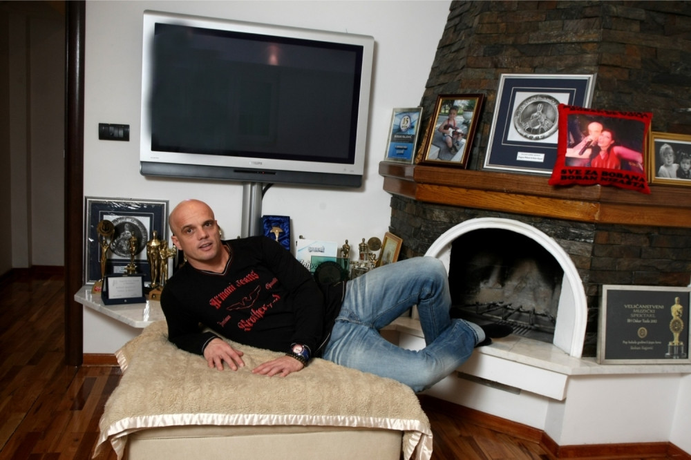 Zavirite u raskošni dom Bobana Rajovića (FOTO)