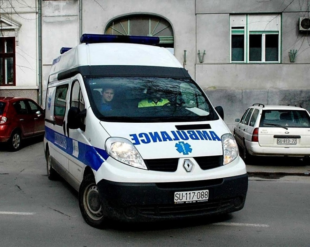 Pijan pretio pištoljem lekarima Hitne!