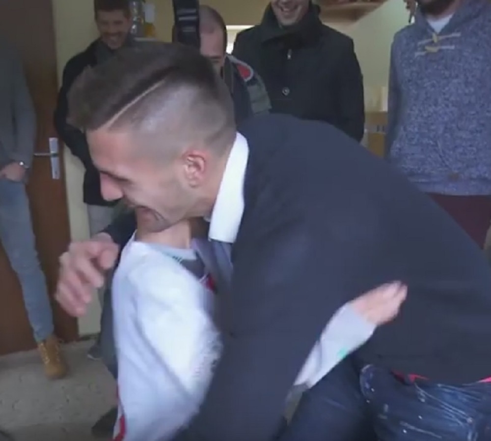 Tadić ispunio želju dečaku iz Novog Sada (VIDEO)