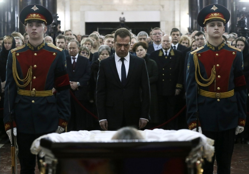 Putin i Medvedev se oprostili od ubijenog Karlova! (FOTO+VIDEO)