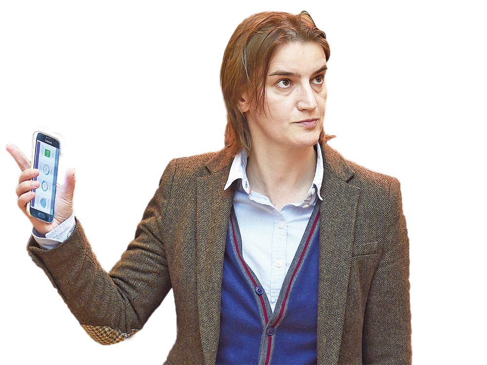 Manijak ministarki slao porno-slike!