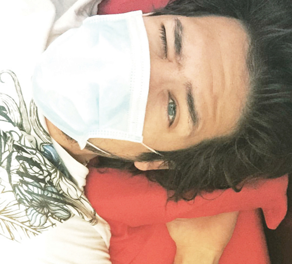 Rokvić zbog ćerke nosi medicinsku masku