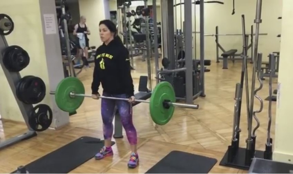 Seka se u teretani priprema za nastup