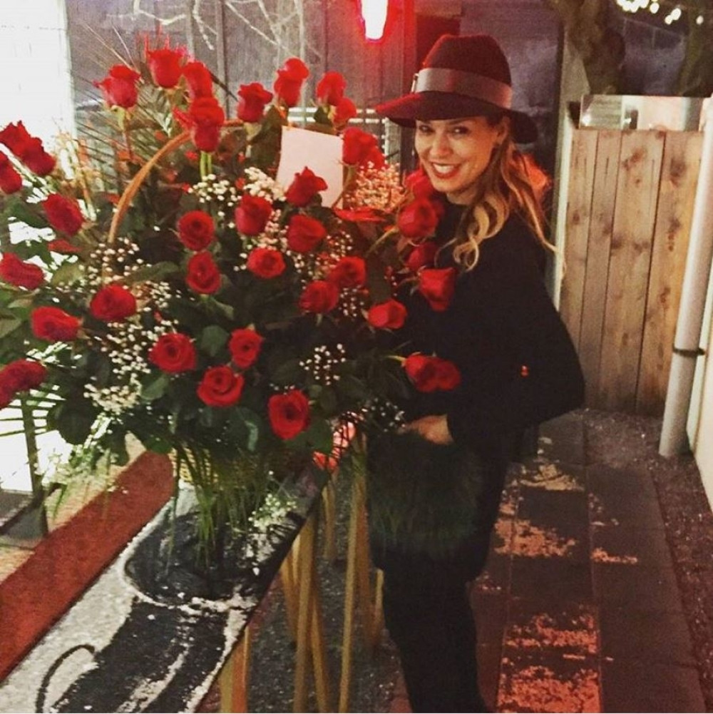 Marijanu Mateus obasipaju ružama