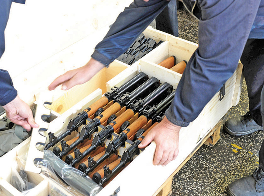 Čuvar organizovao pljačku vojnog magacina!