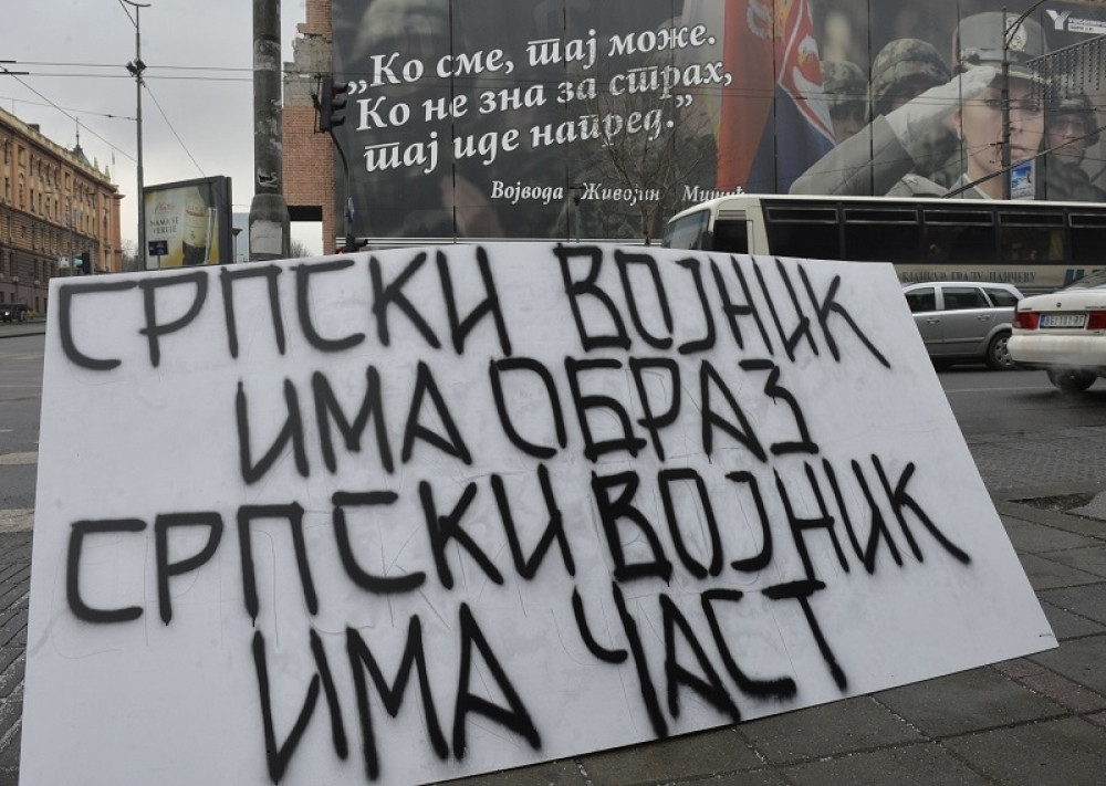 Održani protest i kontraprotest ispred Vlade!