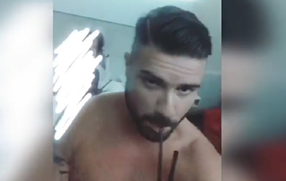 Srpski pevač u akciji sa misterioznom cicom (VIDEO)