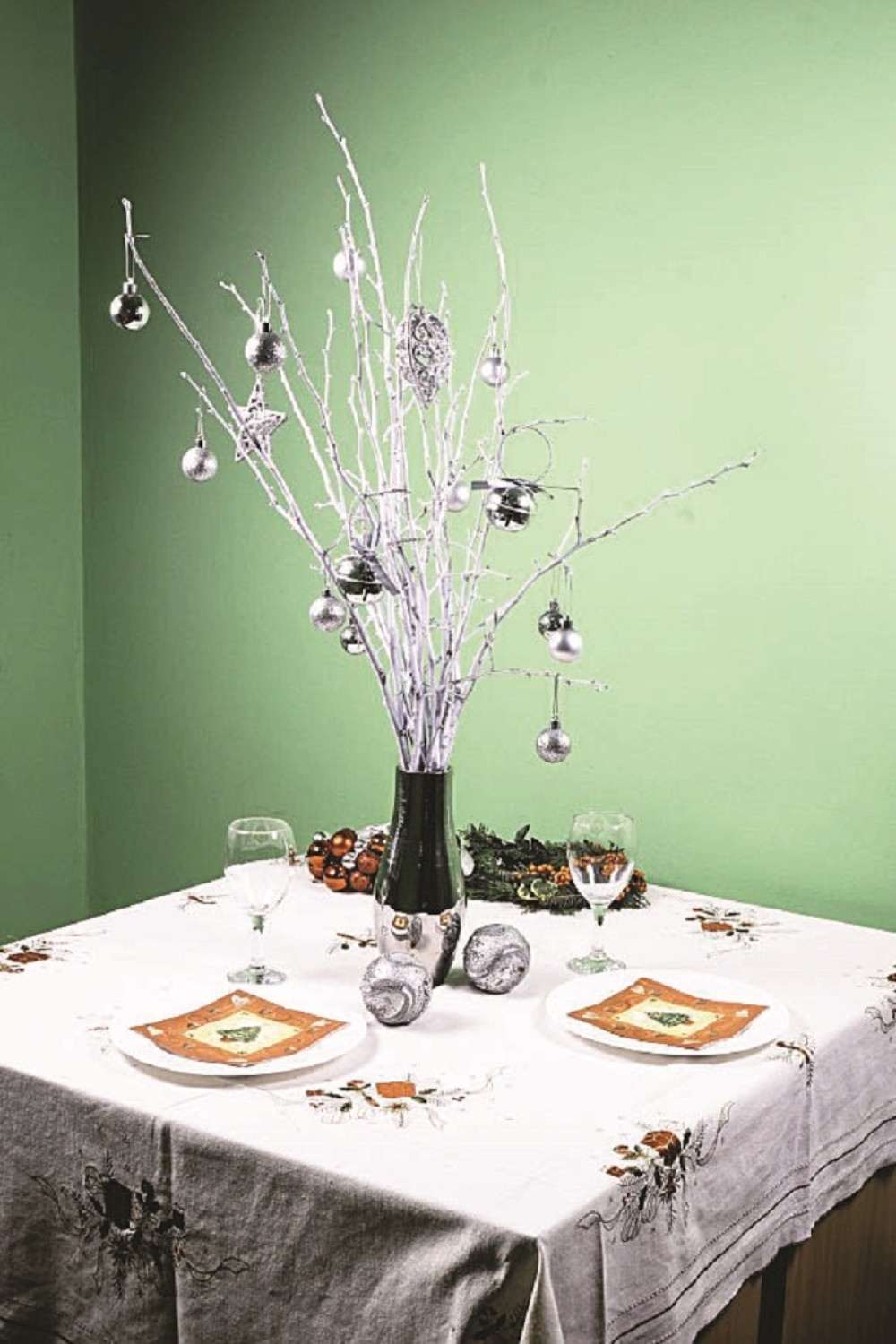 Dekorišite sami sto za najluđu noć!