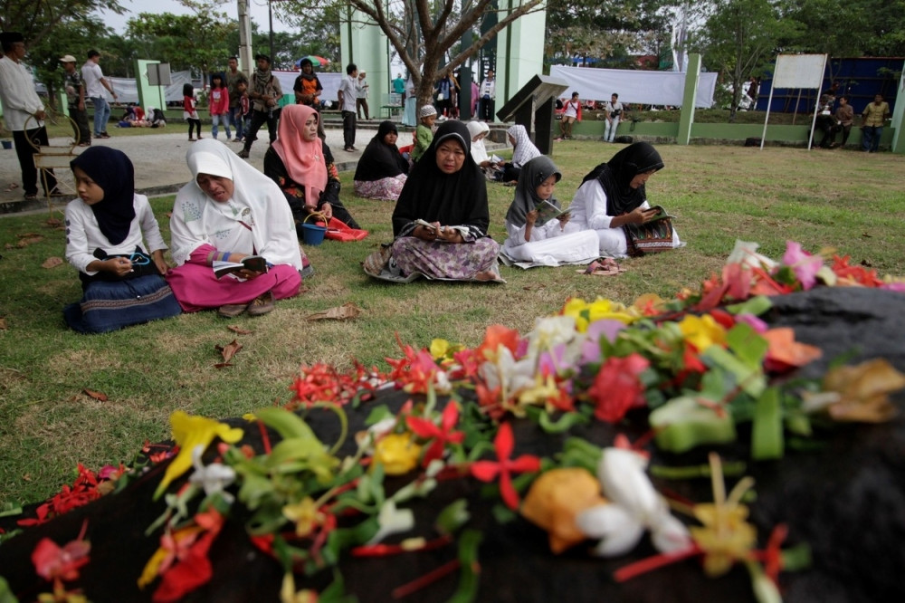 Indonežani se sećaju žrtava cunamija (FOTO)