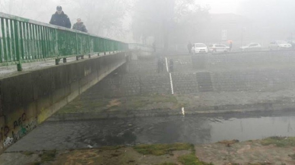 Obesio se mladić ispod mosta u centru Leskovca