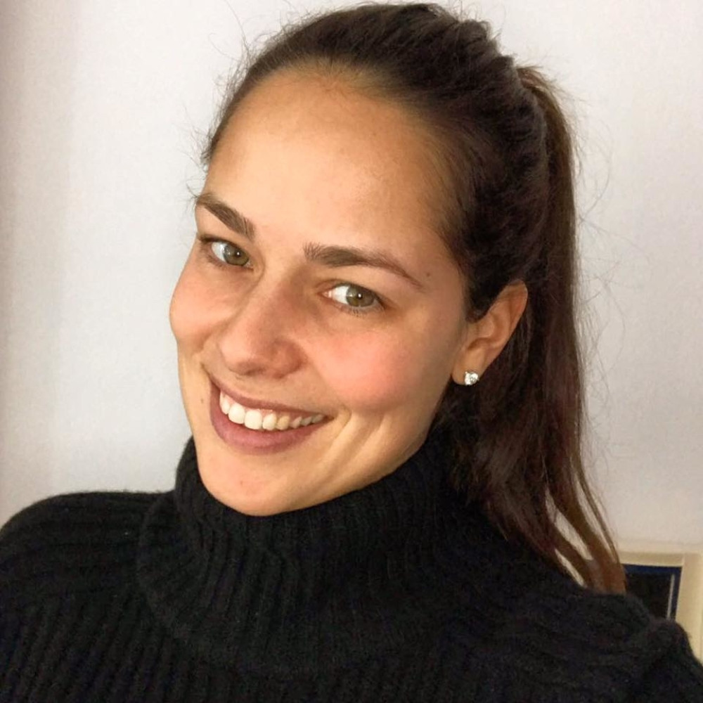 Gospođa Švajnštajger puca od seksepila (FOTO)