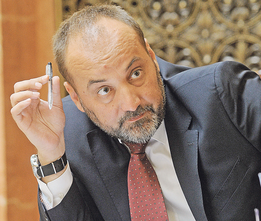 Jankoviću, skini se malo sa tog Tvitera!