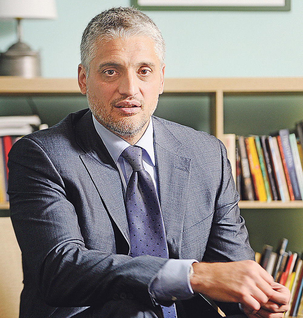 Čeda: Priznajte da je Vučić pobedio