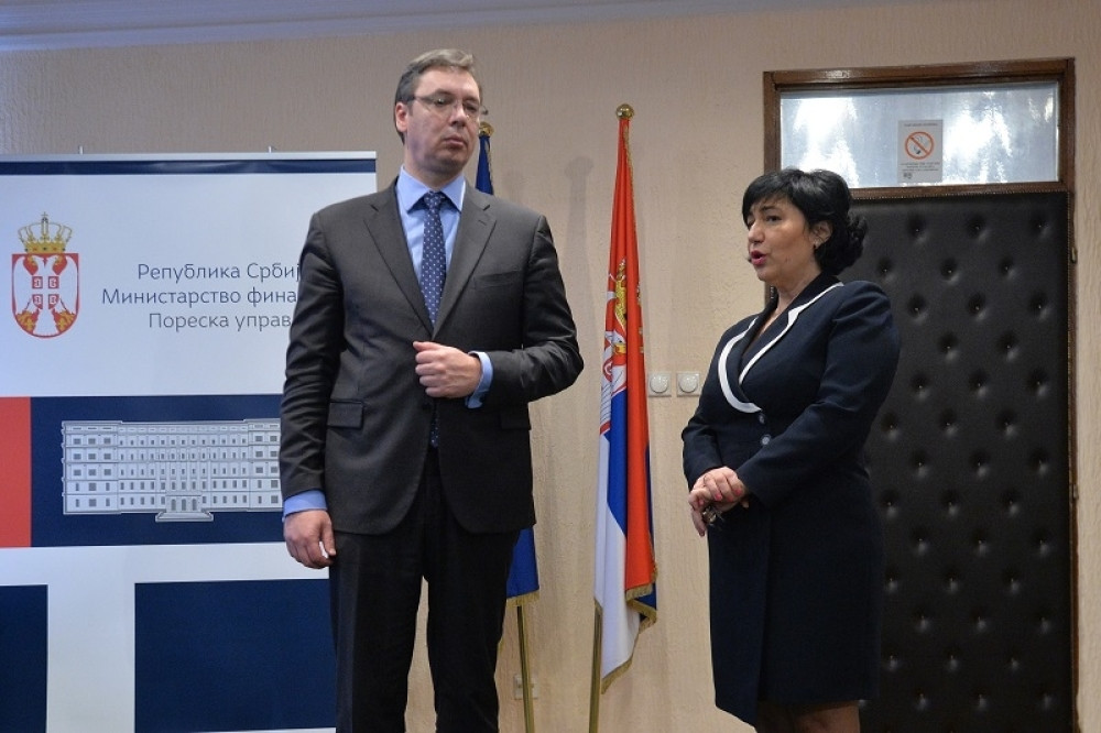 Vučić: Zatvaraćemo radnje na tri meseca i godinu dana!