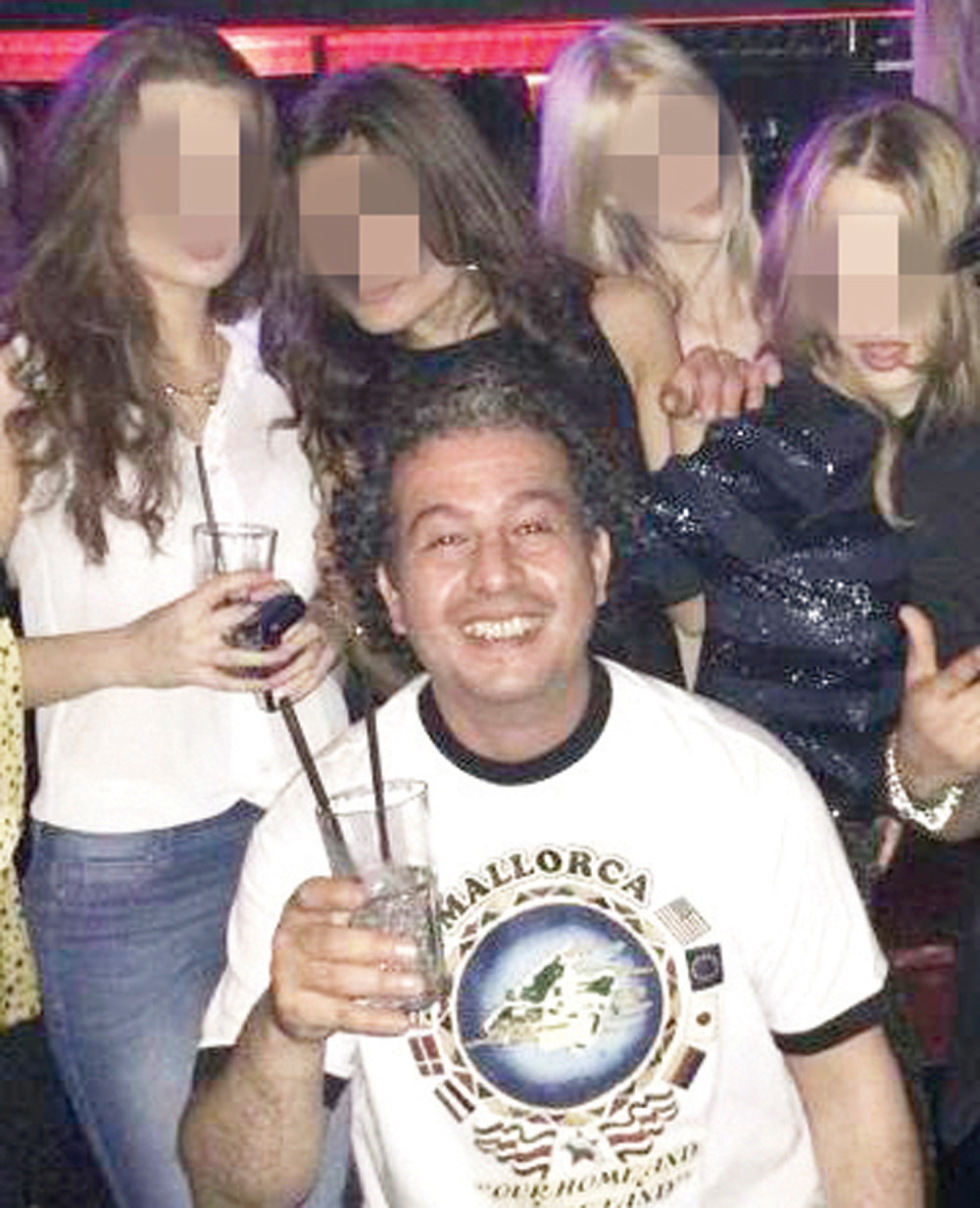 Napijao modele, pa ih terao na prostituciju!