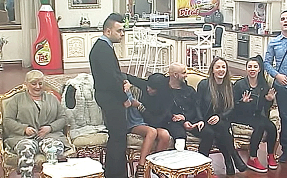 Tijana trljala Kralju međunožje! (VIDEO)