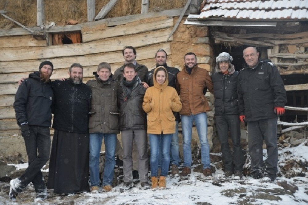 Francuzi doneli u enklave 12 tona pomoći Srbima!