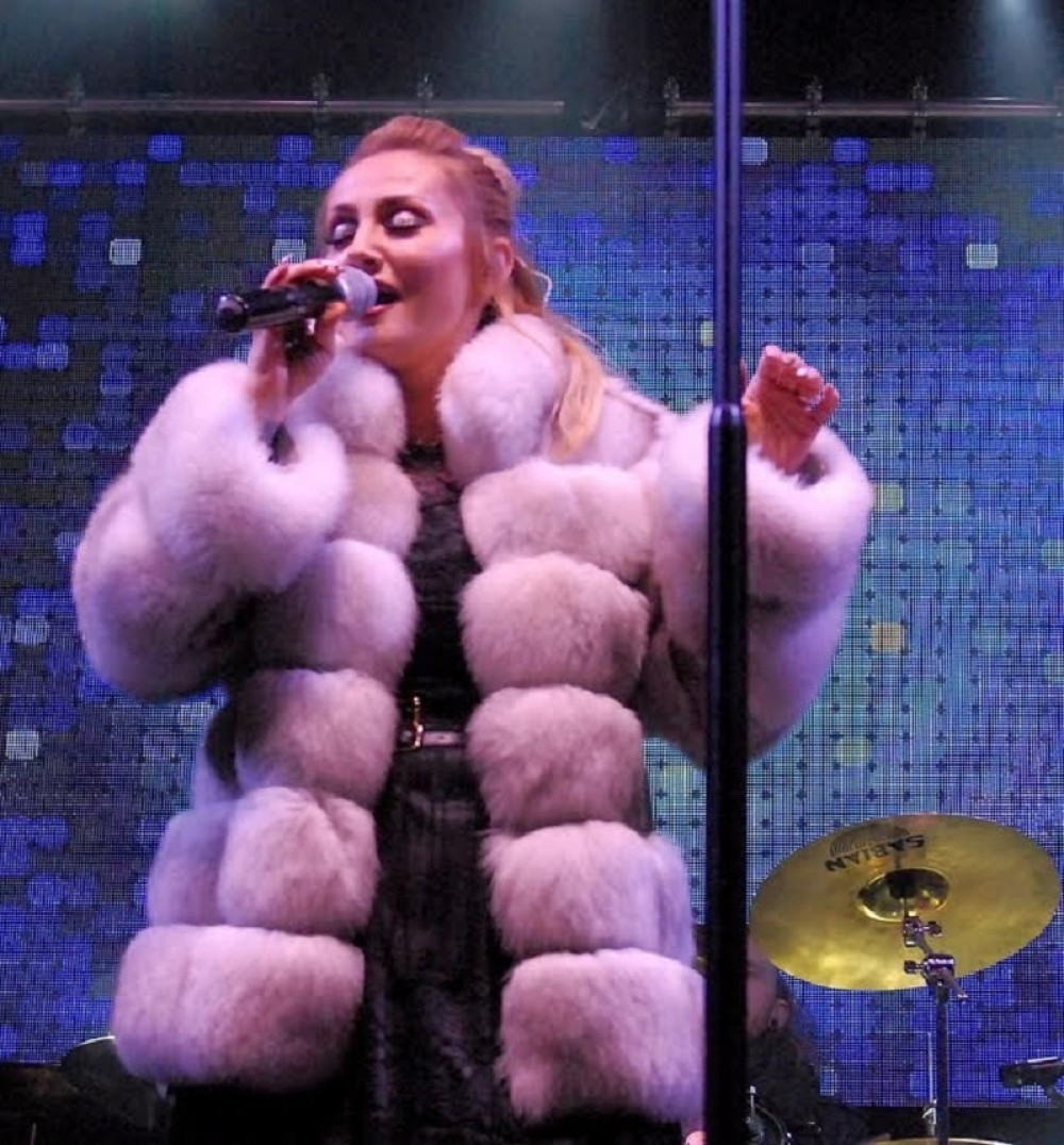 Valcer, Goca i vatromet za srećnu Novu! (FOTO)