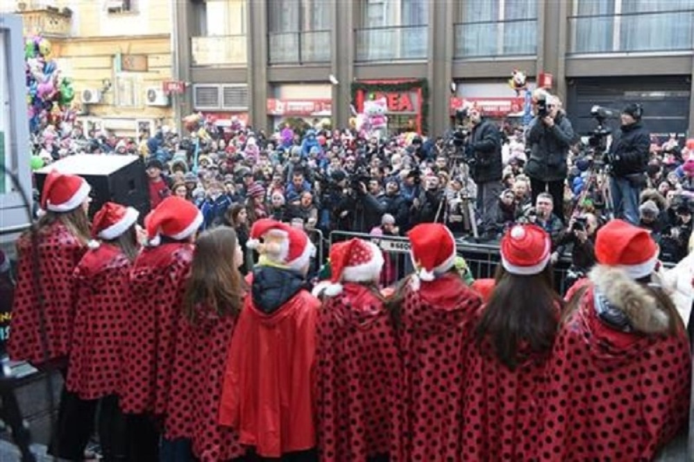 Crveni nosići za decu ulice (FOTO)