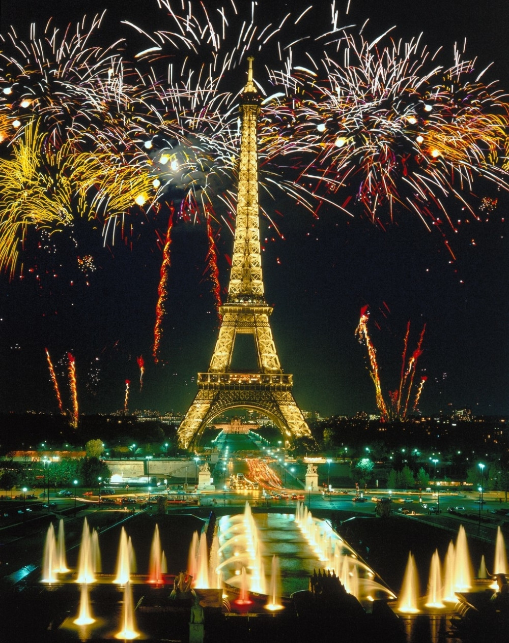 Grade stakleni zid oko Ajfelove kule!