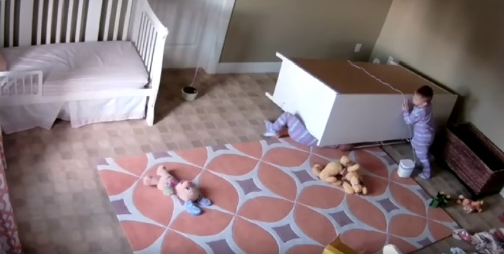 Pravi mali Supermen (VIDEO)