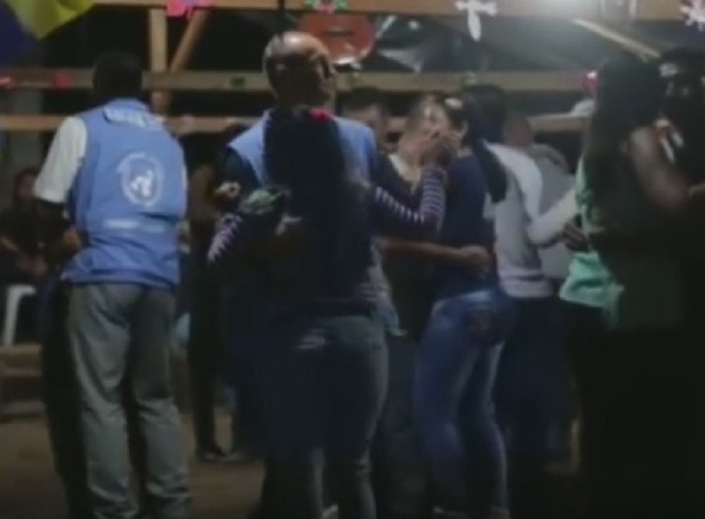 Posmatrači UN igrali s gerilkama (VIDEO)