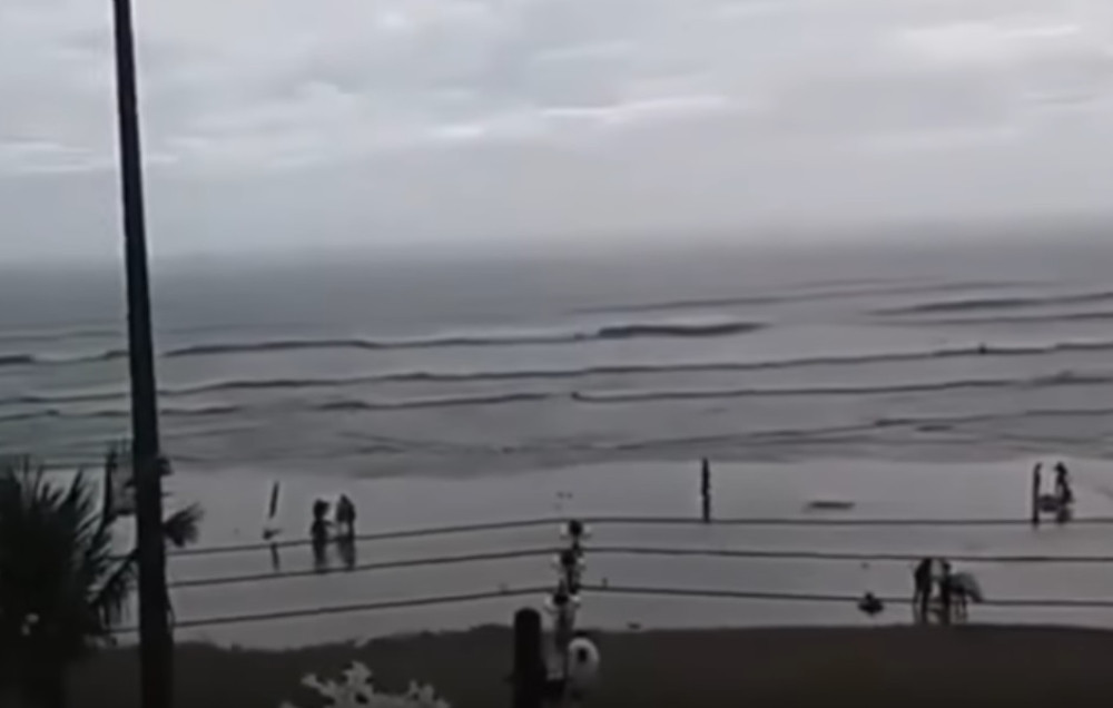 Grom na plaži udario majku dvoje dece (VIDEO+FOTO)