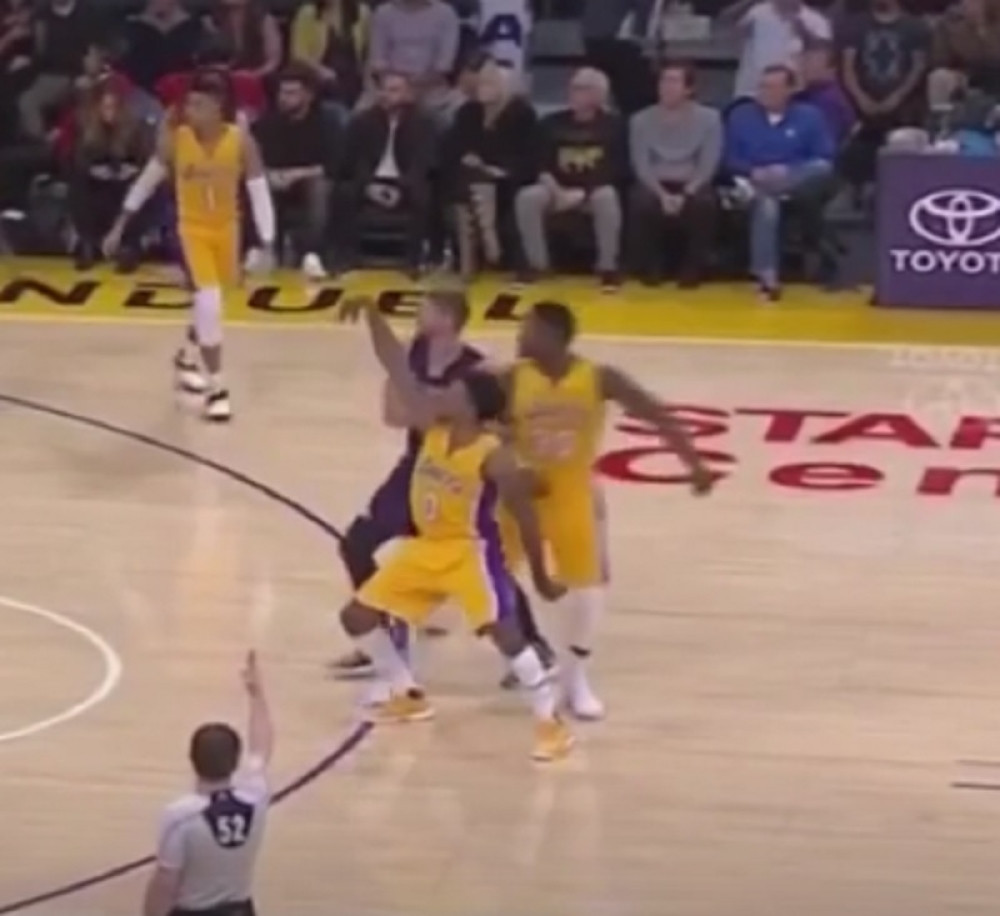 Šutirao trojku, pa urenebesno zaplesao (VIDEO)