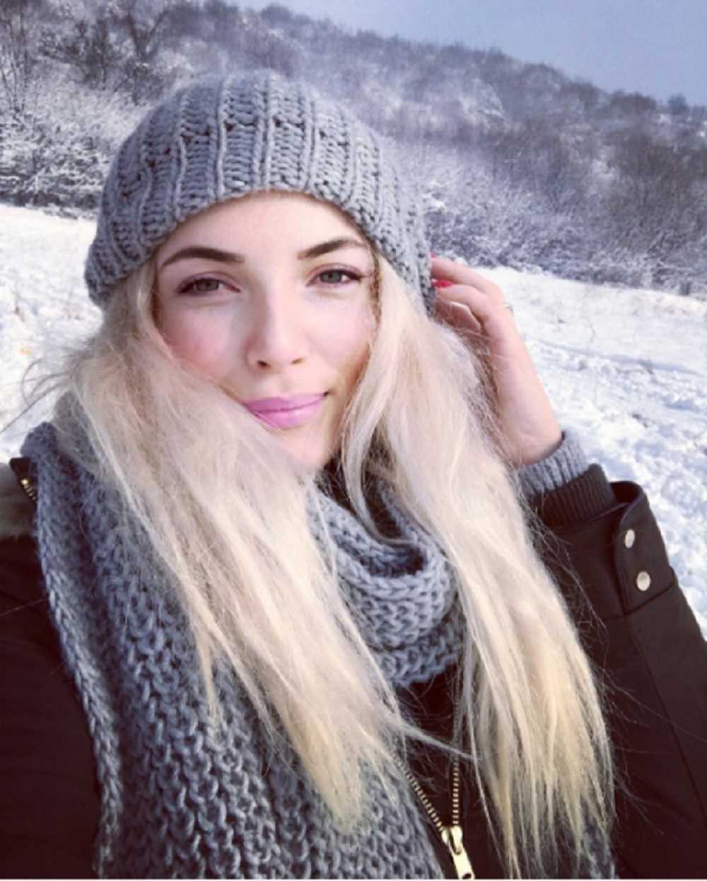 Nikolina se sanka sa sinom (VIDEO)