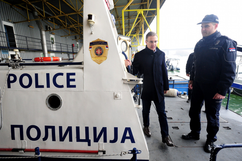 Rečna policija sprečila 14 samoubistava (FOTO)