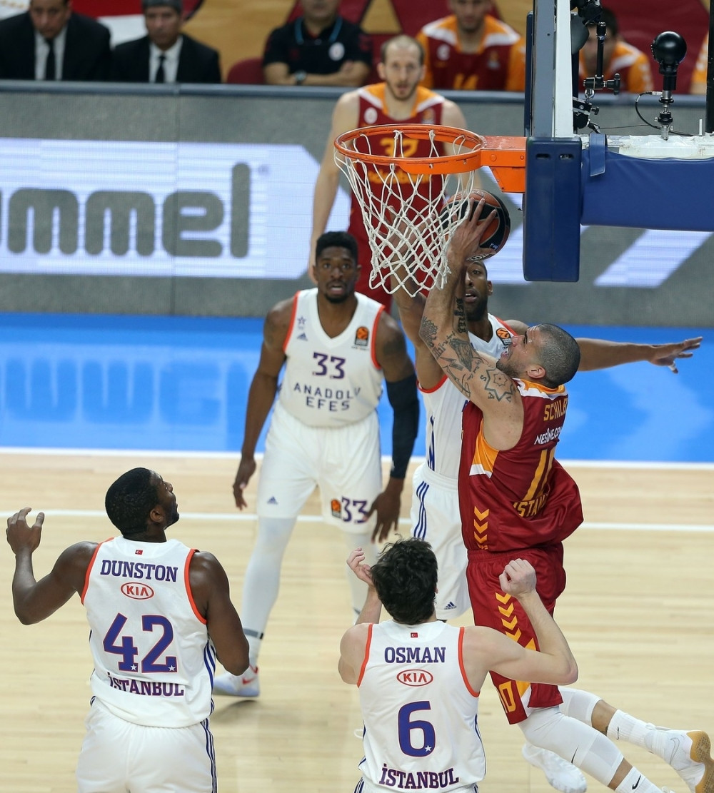 Efes nadmoćniji od Galatasaraja u turskom derbiju