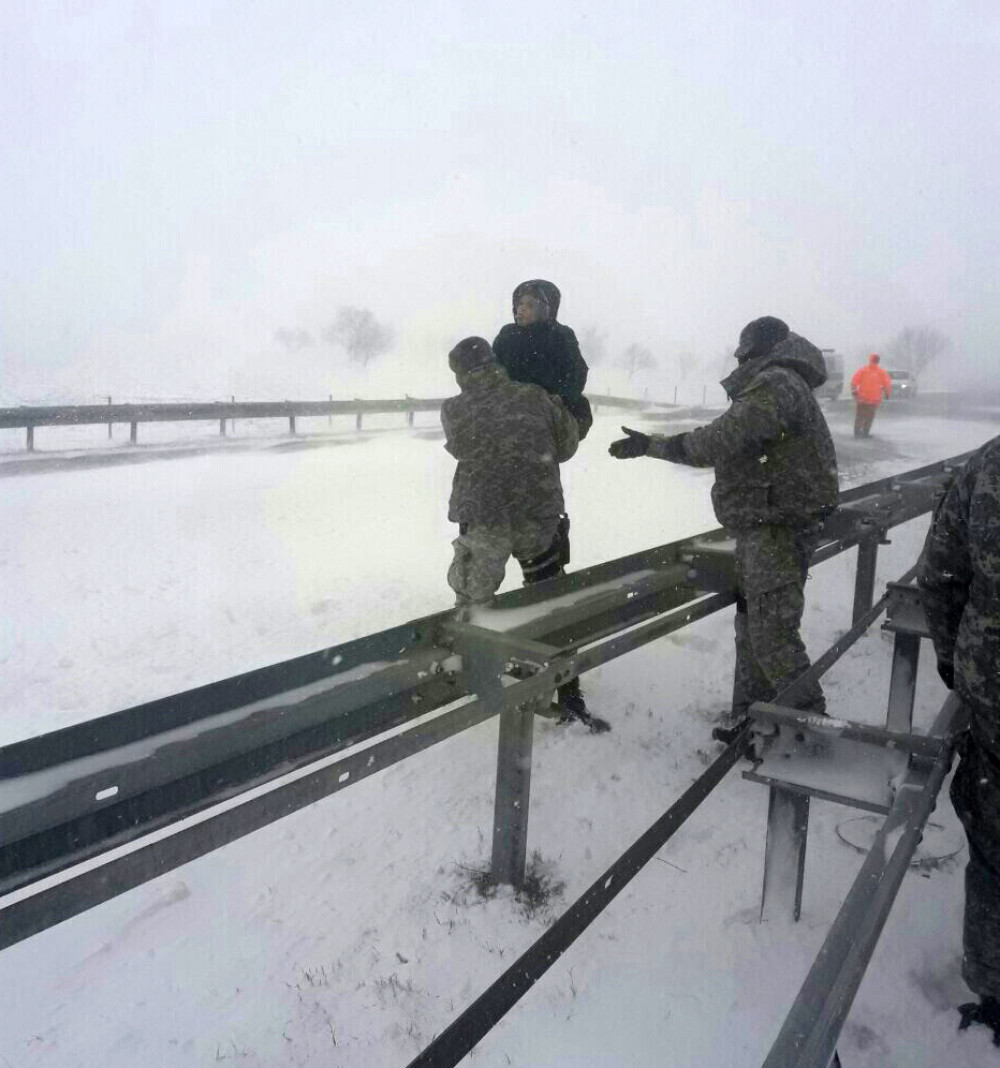 Žandarmerija stigla u Niš da pomogne (FOTO)