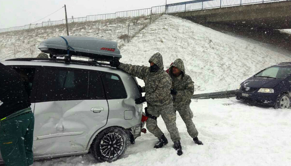 Oslobođeno 30 vozila iz mećave kod Niša