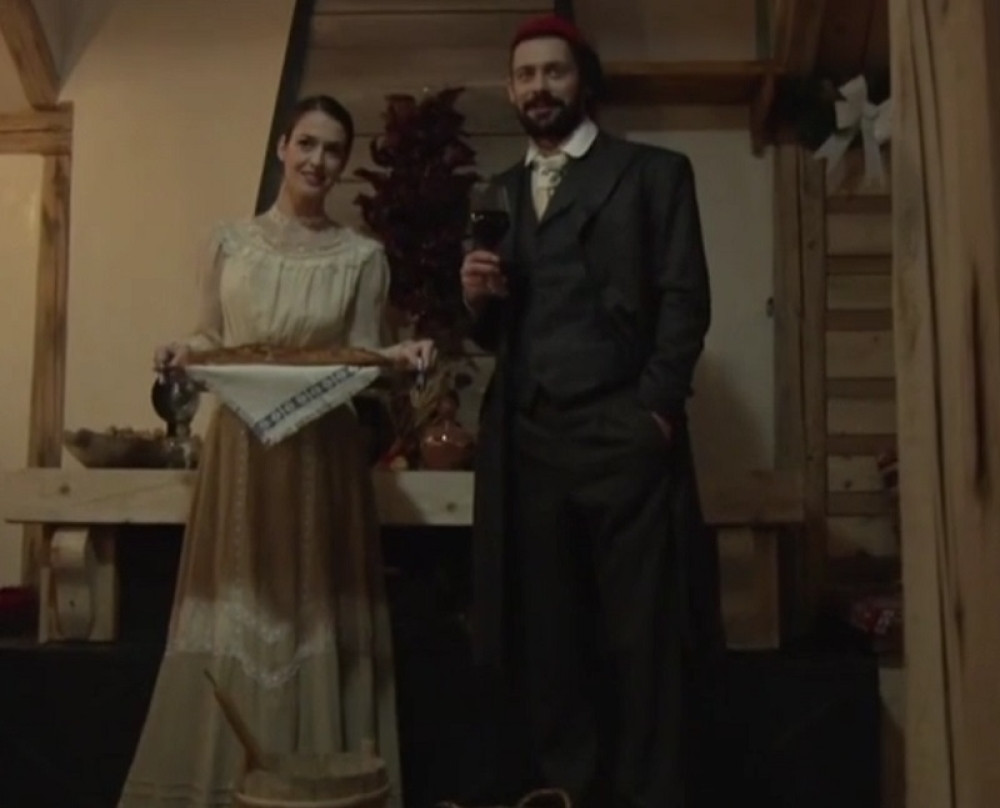 Evo kako akteri popularnog filma slave Božić (VIDEO)