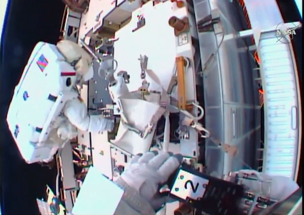 Astronauti prošetali svemirom (FOTO)