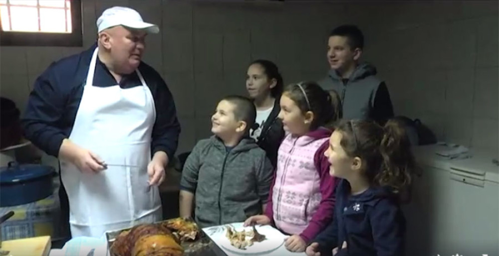 Nasmejaće vas Palmin odgovor na pitanje unuka (VIDEO)