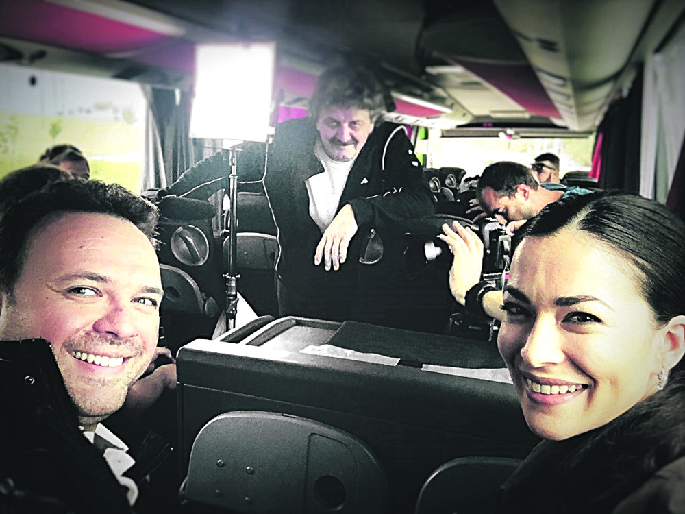 Selo izgorelo, a baba se očešljala