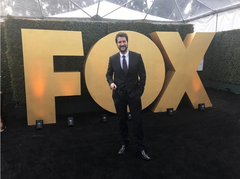 Kapičić u zagrljaju holivudske lepotice! (FOTO)