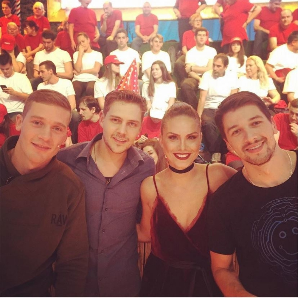 Svi su gledali u Ninin dekolte, ali je program prekinut!