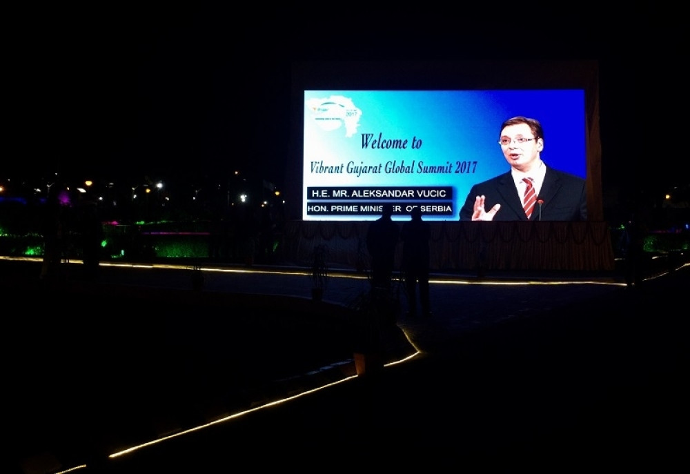 Vučić se u Indiji sastao s Rogozinom!