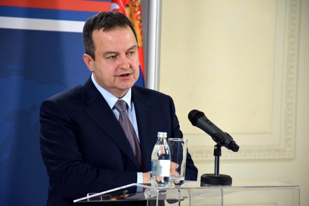 Dačić objasnio informacije o napadu na srpske ambasade