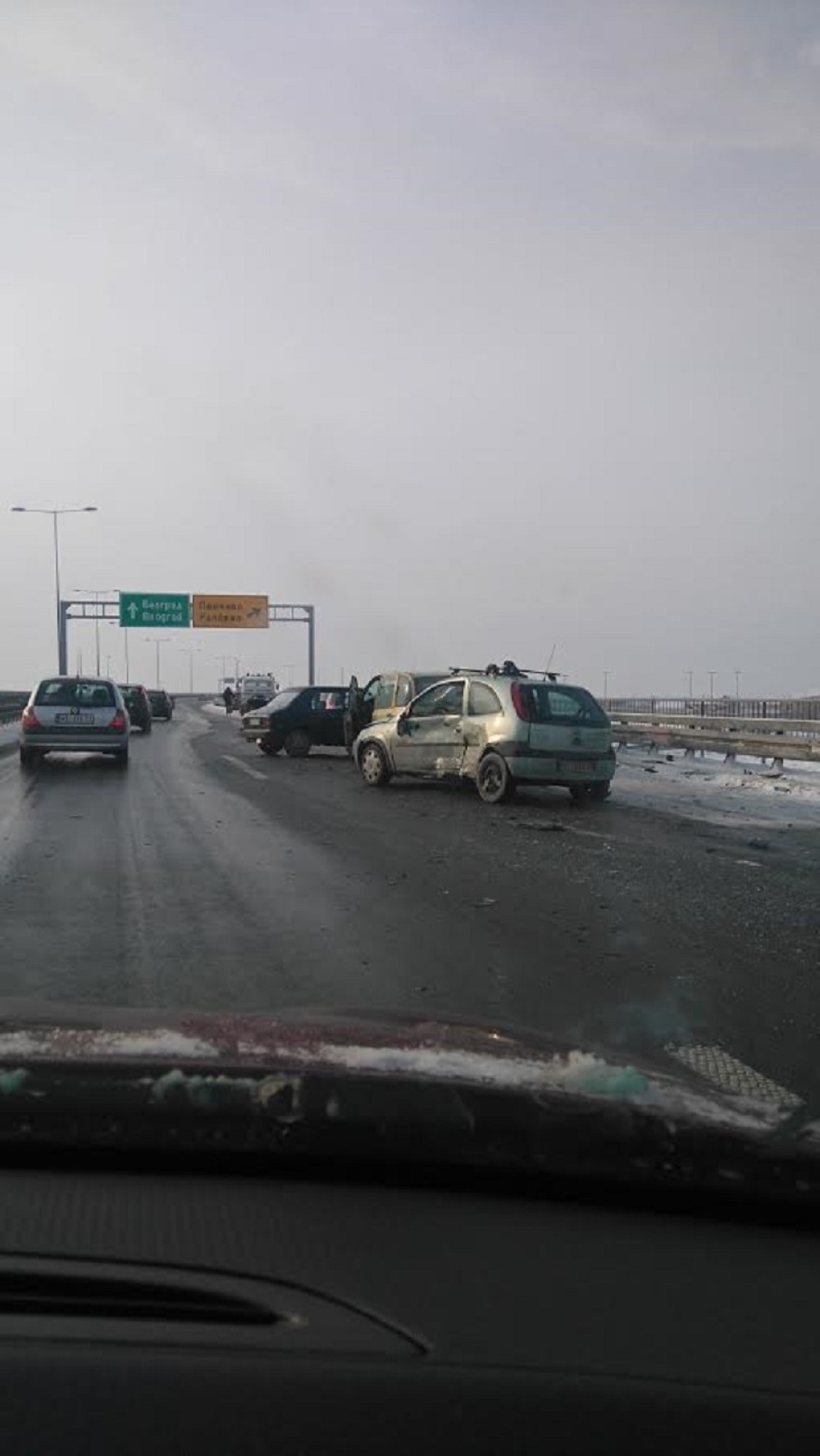 Lančani sudar četiri vozila! (FOTO)