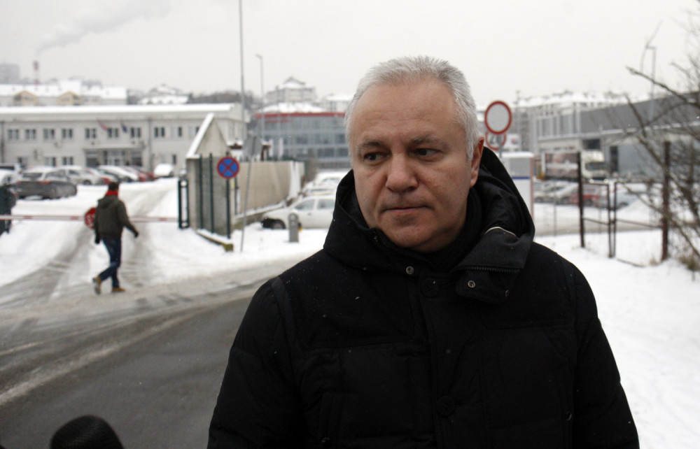 Dinkiću smestio Karić?