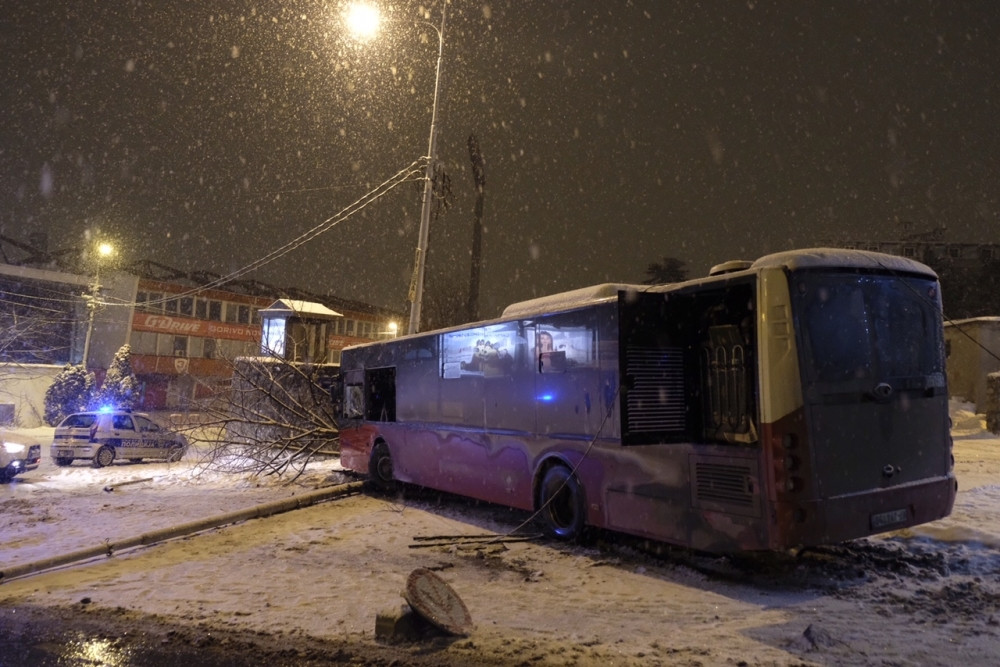 Autobus se zakucao u kuću Cece Ražnatović! (FOTO+VIDEO)