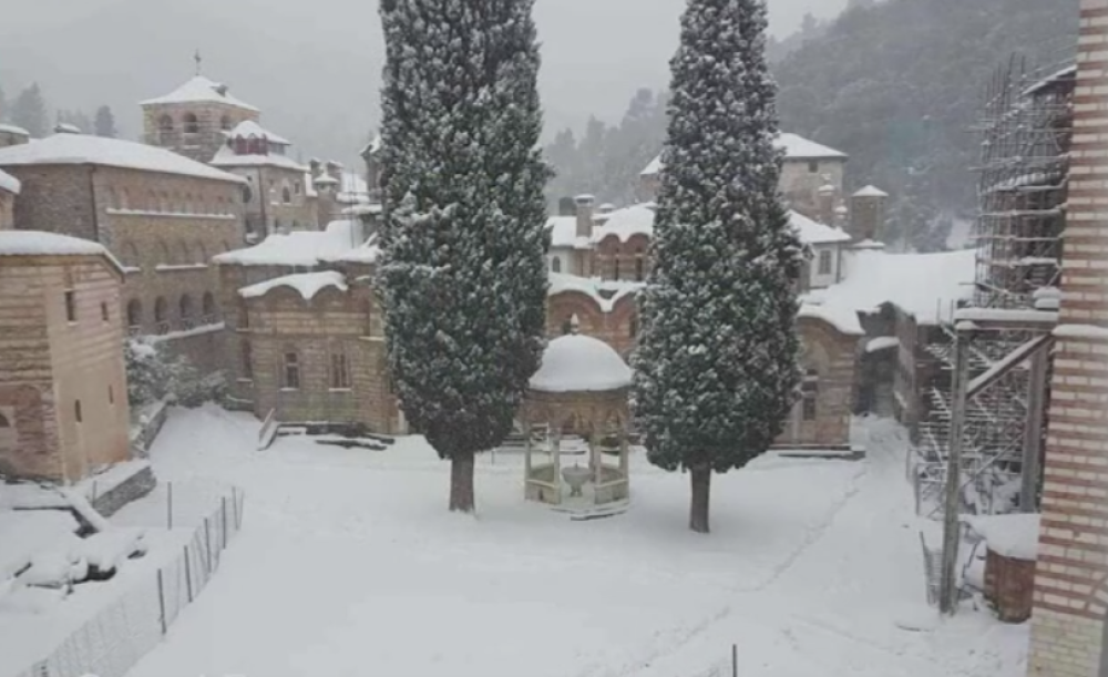 Fotografija monaha sa Svete Gore obišla svet, ljudi oduševljeni (FOTO)