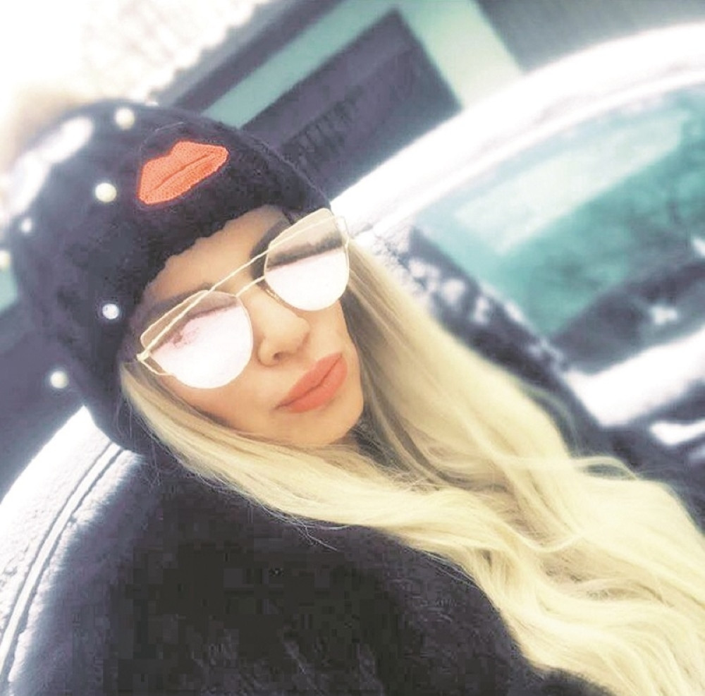 Dara sa sinom luduje u Diznilendu