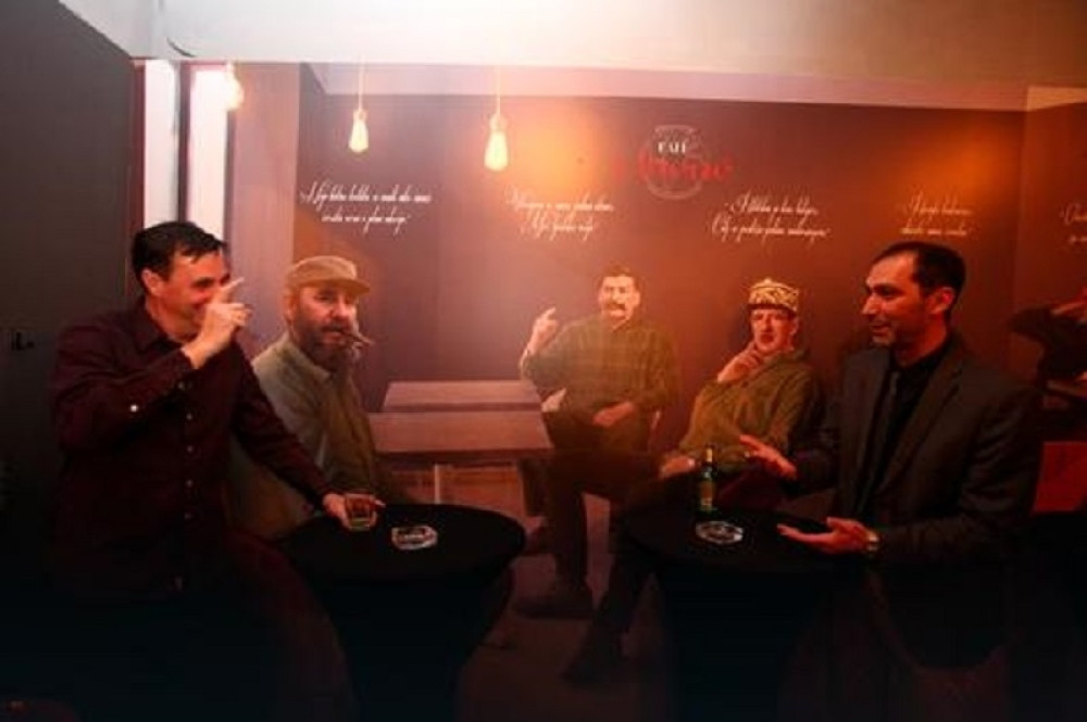 Popijte kafu sa Maradonom u Beogradu