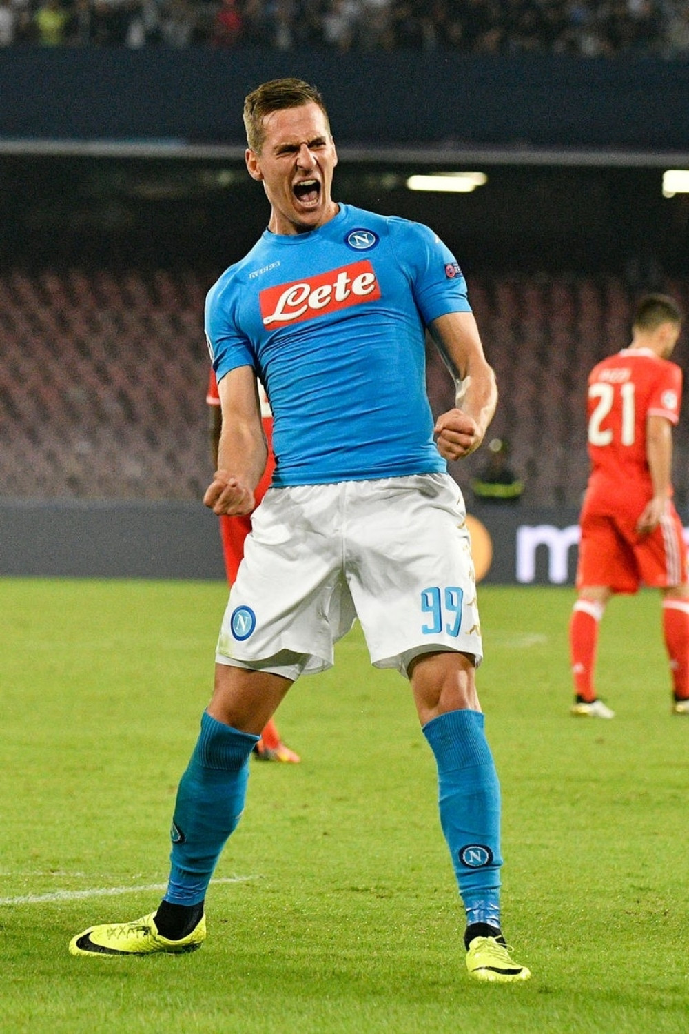 Milik trenira, za dve nedelje na terenu! (VIDEO)