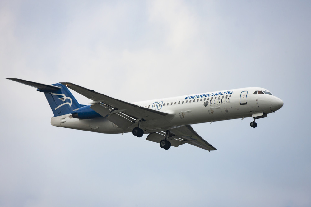 Grom oštetio avion, otkazan let!