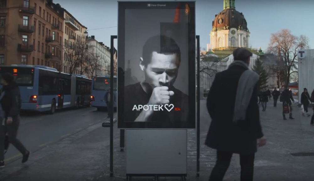 Bilbord kašlje ako pušite (VIDEO)